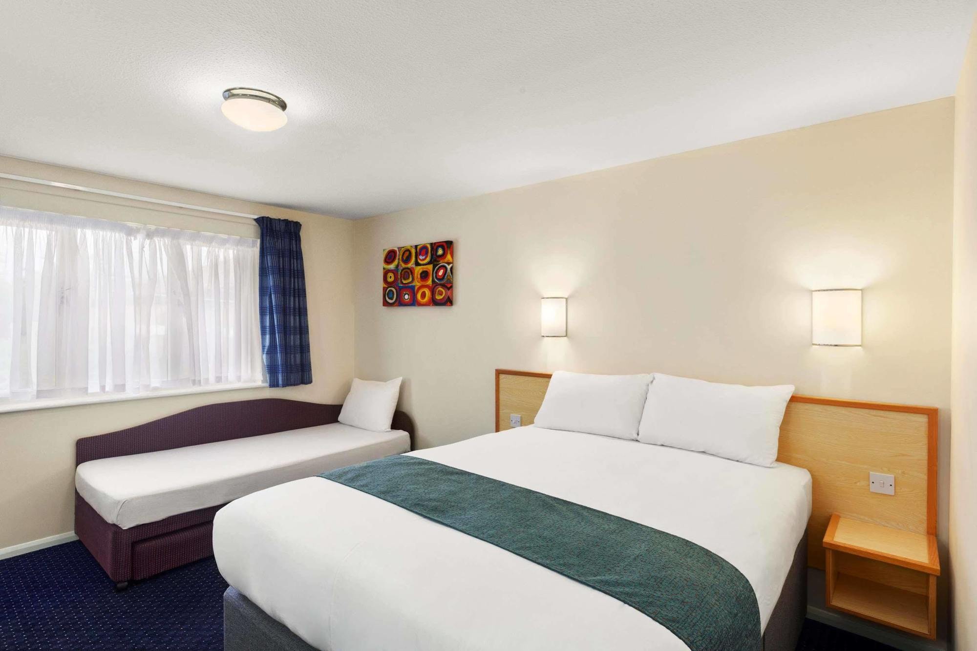 Days Inn Уинчестър Екстериор снимка